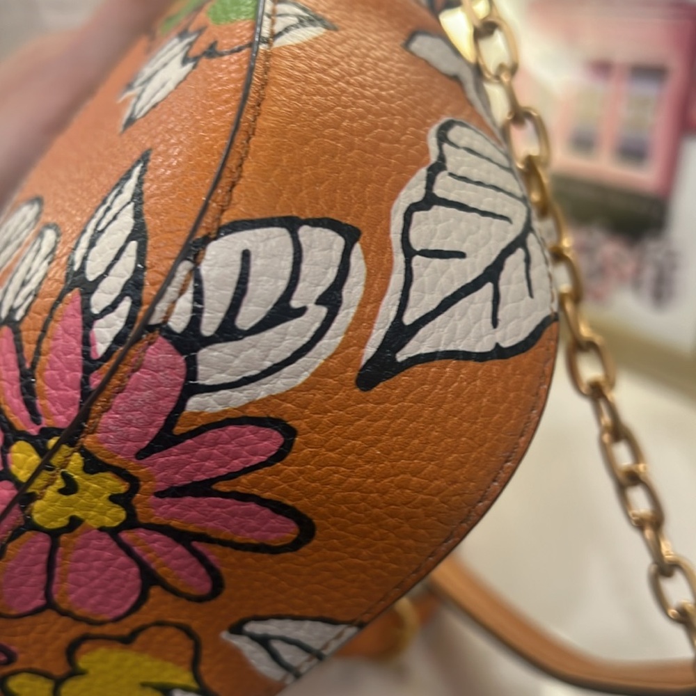 Tory Burch camera bag crafted of leather with floral motif. - Picture 7 of 17